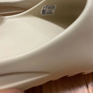size 5 authentic yeezy slides